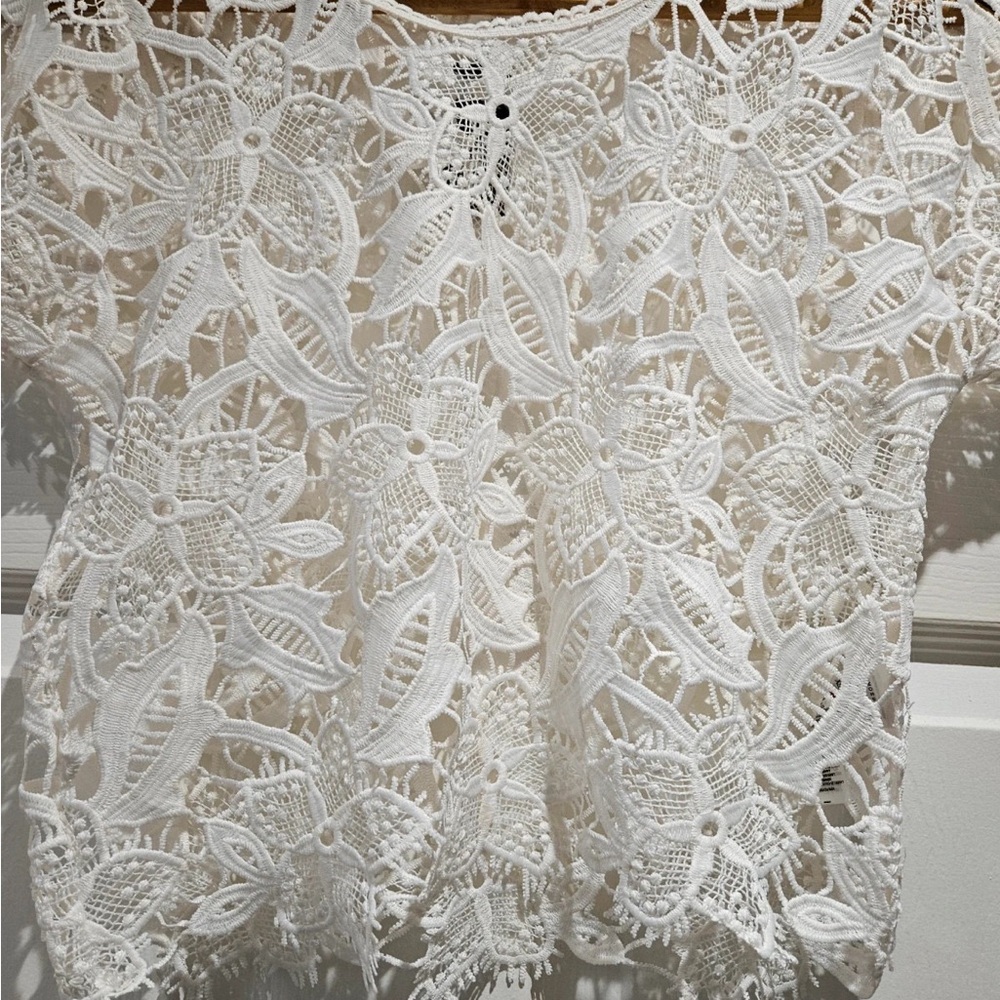 Atmosphere White Floral Lace Blouse